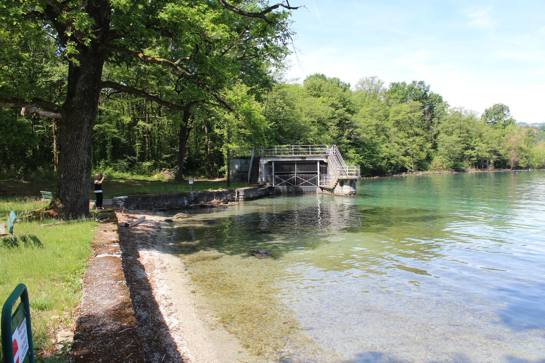 4 - Pella, Lago d’Orta – Appartamenti e villa con vista mozzafiato sul lago e sull’isola, spiaggia privata e posto barca. pella